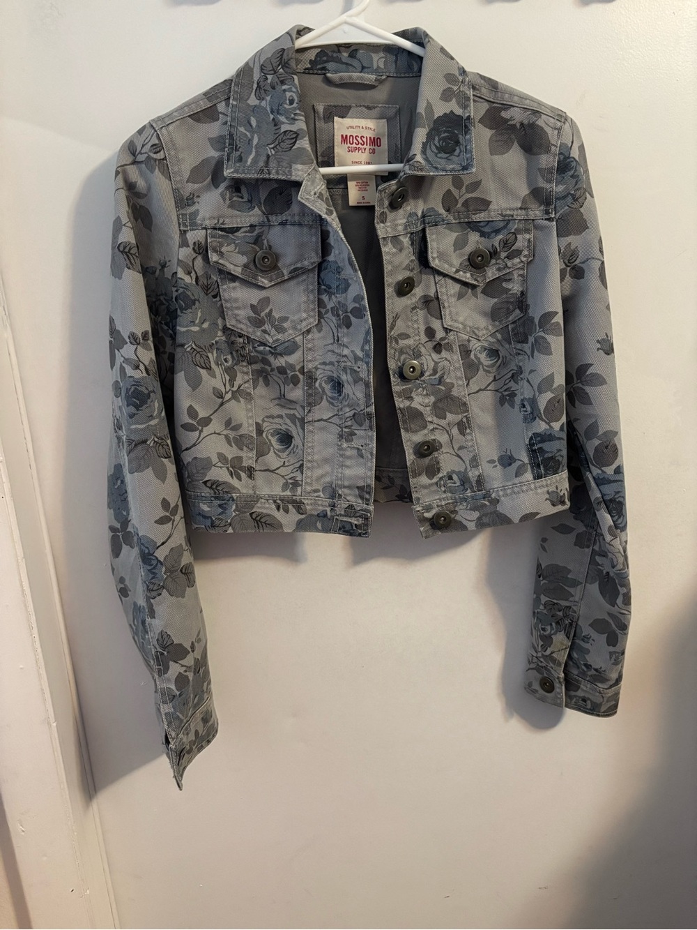 Mossimo Supply Co. Gray Floral Cropped Denim Jacket
